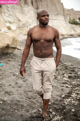 TyroneLovePov - Taking a small break from my yoga