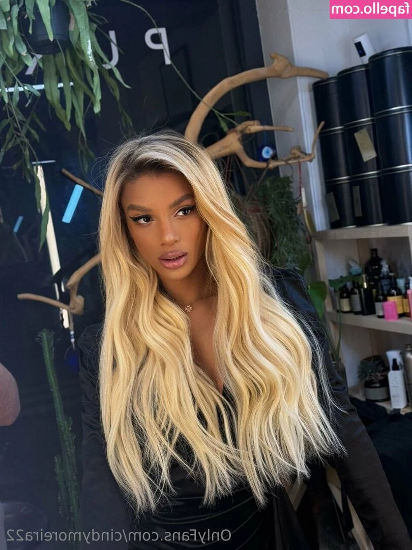 cindyxxl - Un perreito en la pared 🍑💦