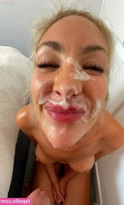 Lucie Tabitha [ lucie-tabitha-2 ] - Que tengan una rica noche