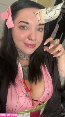kirakatfree - just some girls who love pizza   make sure to subscribe to 