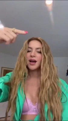  [ shakira ] - Have you seen my new solo 👀 I made a HUGE mess all over my floor