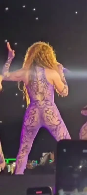 Shakira - Let me know if you want to see the full set that I can only show in