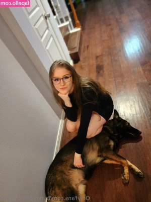 bunnydathug_free [ bunnydathug-free ] - Wanna keep a pet that sends me pictures of their clothes every day