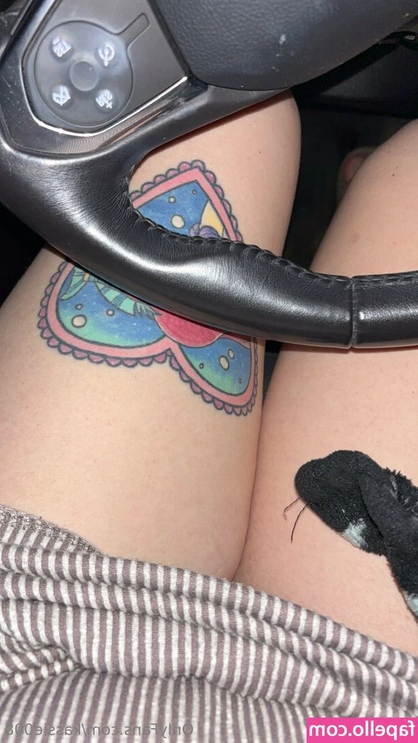 kassie008 - Sending you love, hugs, and booty squeezes.