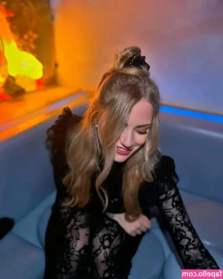 Sinead Bales [ sinead-bales ] - do you think i look pretty? 🤭