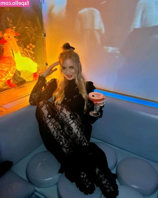 Sinead Bales [ sinead-bales ] - Tell me I’m pretty 🤩