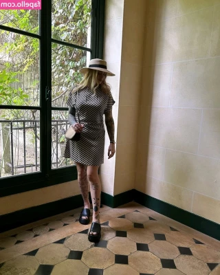 Sinead Bales [ sinead-bales ] - Les comparto esta foto de mi calzado de hoy. Un regalo que recibí de