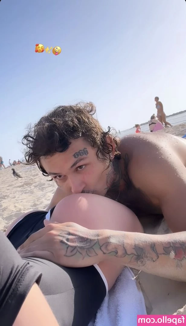 Elizabeth Vasilenko [ elizabeth-vasilenko-1 ] - Work day done  me time begins