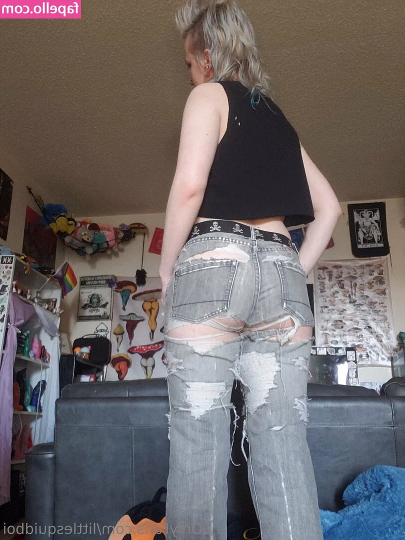 littlesquidboi - Shake it like you mean it 😉😘