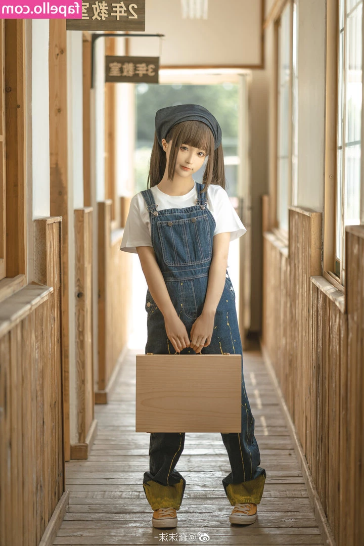 Chunmomo - More vintage OF photos black lace on the couch