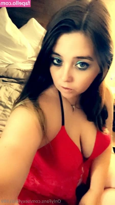 sexyford1989 - I just realized my dildos will suction cup to my new tile floor and