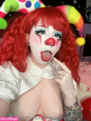 clussytheclownfree - 𝐈 𝐦 𝐭𝐡𝐞 𝐬𝐩𝐚𝐫𝐤 𝐲𝐨𝐮𝐫