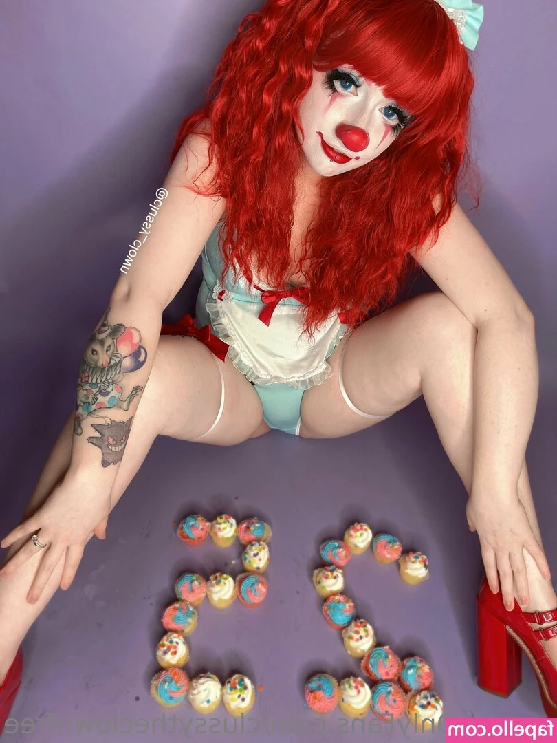 clussytheclownfree - Just trying to put some color in your world 🌺