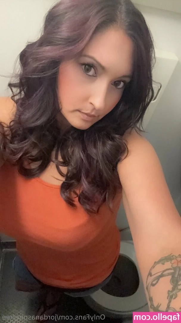 jordanaspirefree - i'll admit it, im a flirt 🫦