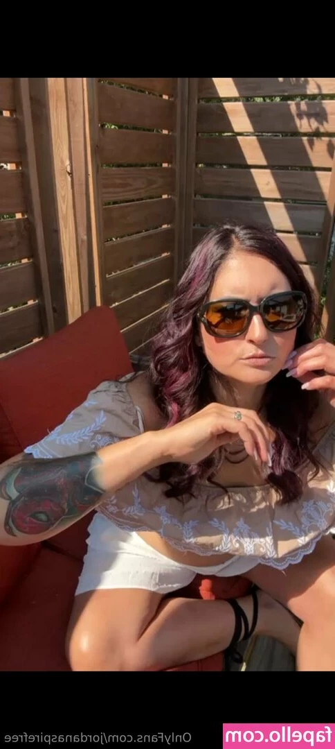 jordanaspirefree - Just make a comment for me  I have no imagination left for this one