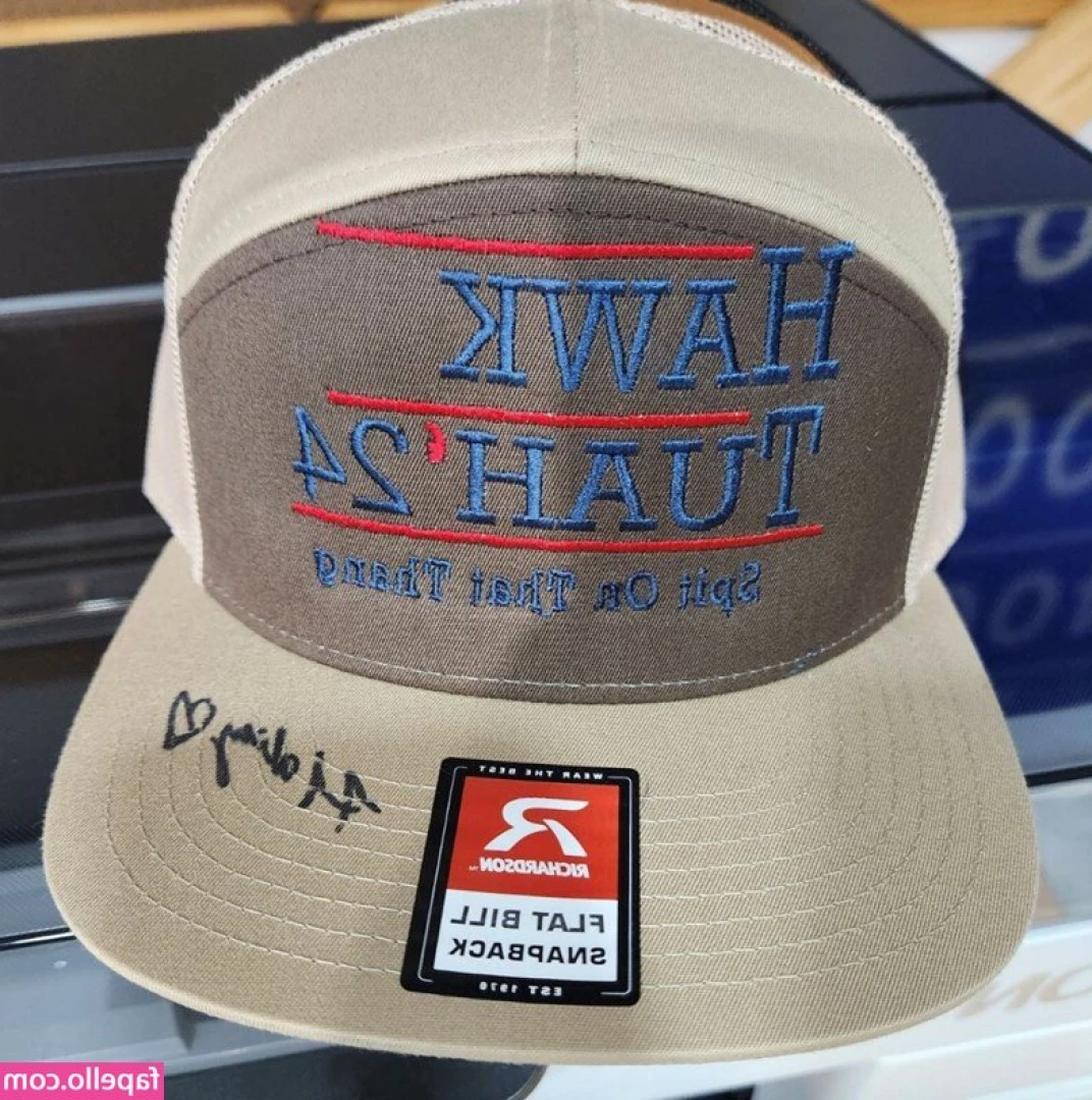 Hailey Welch [ hailey-welch ] - Love wearing pink for you