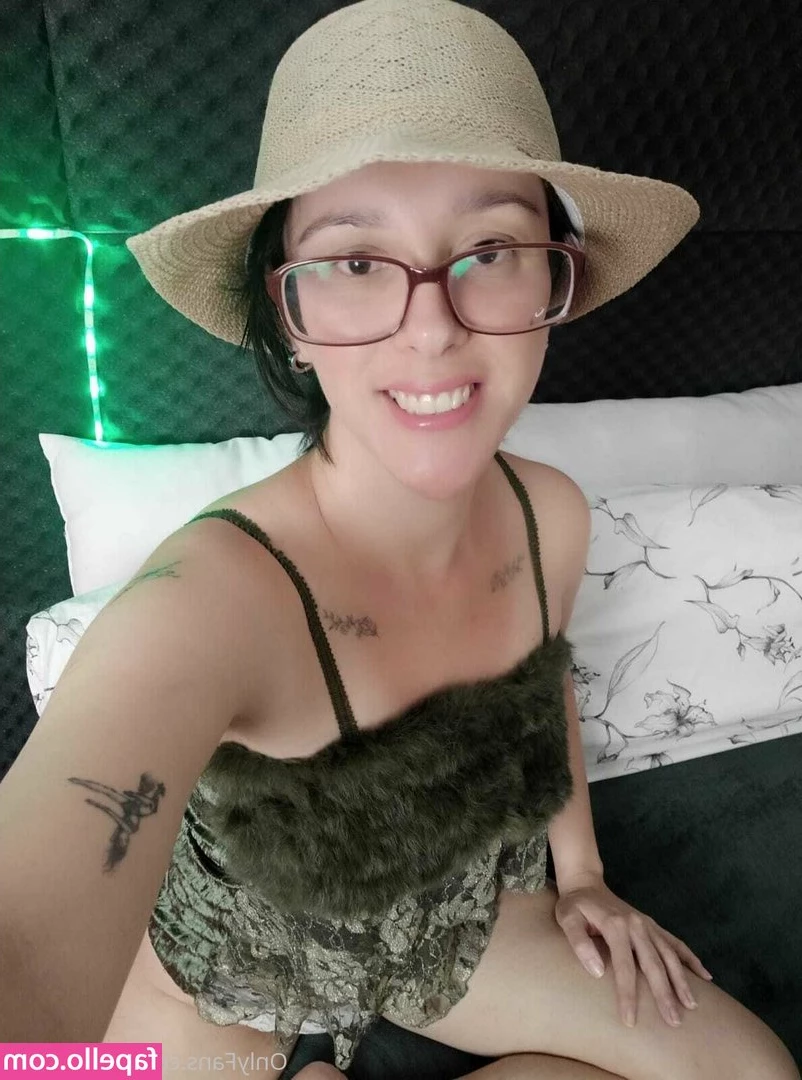 mahina84_ [ mahina84 ] - No pants dance