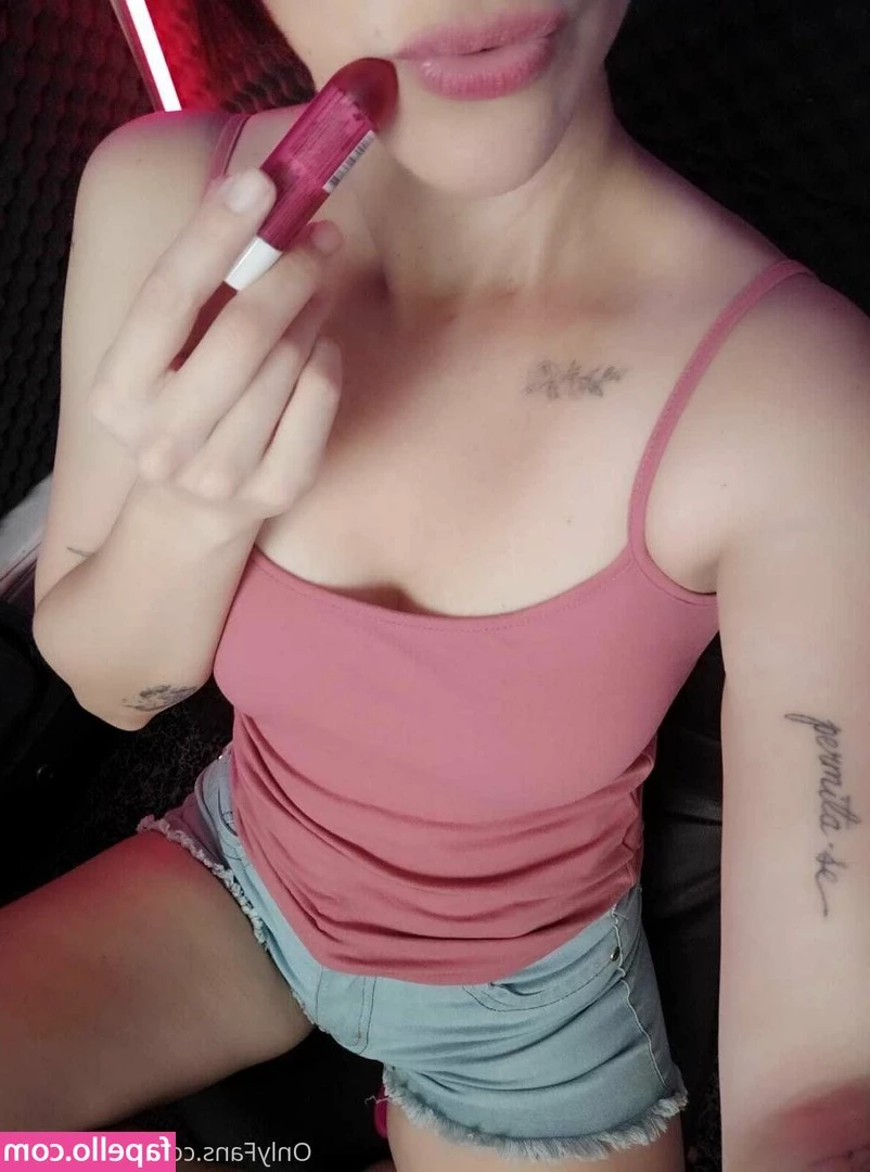 mahina84_ [ mahina84 ] - Someone come help me fold laundry 🧺😂 … need a live in bitch