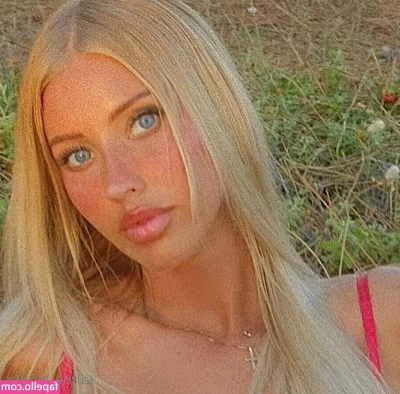 jannamoller - OF is glitching pretty bad with messages dm me for some 1on1 time :)