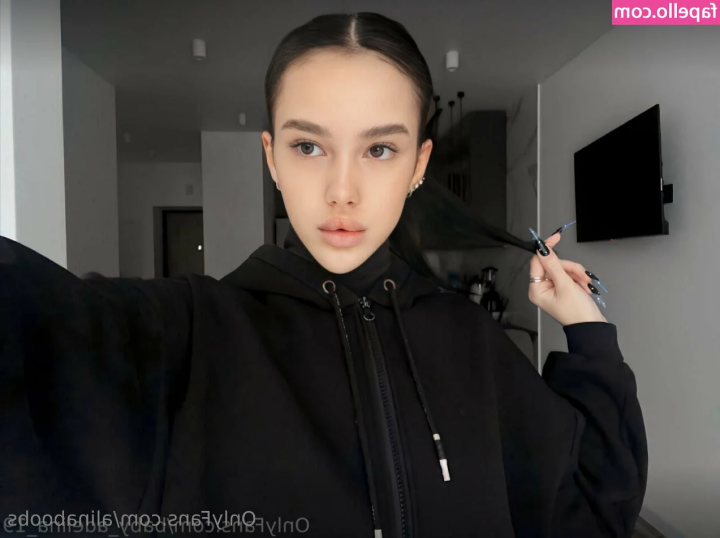 alinaboobs - Can I help you with that morning wood? 💦