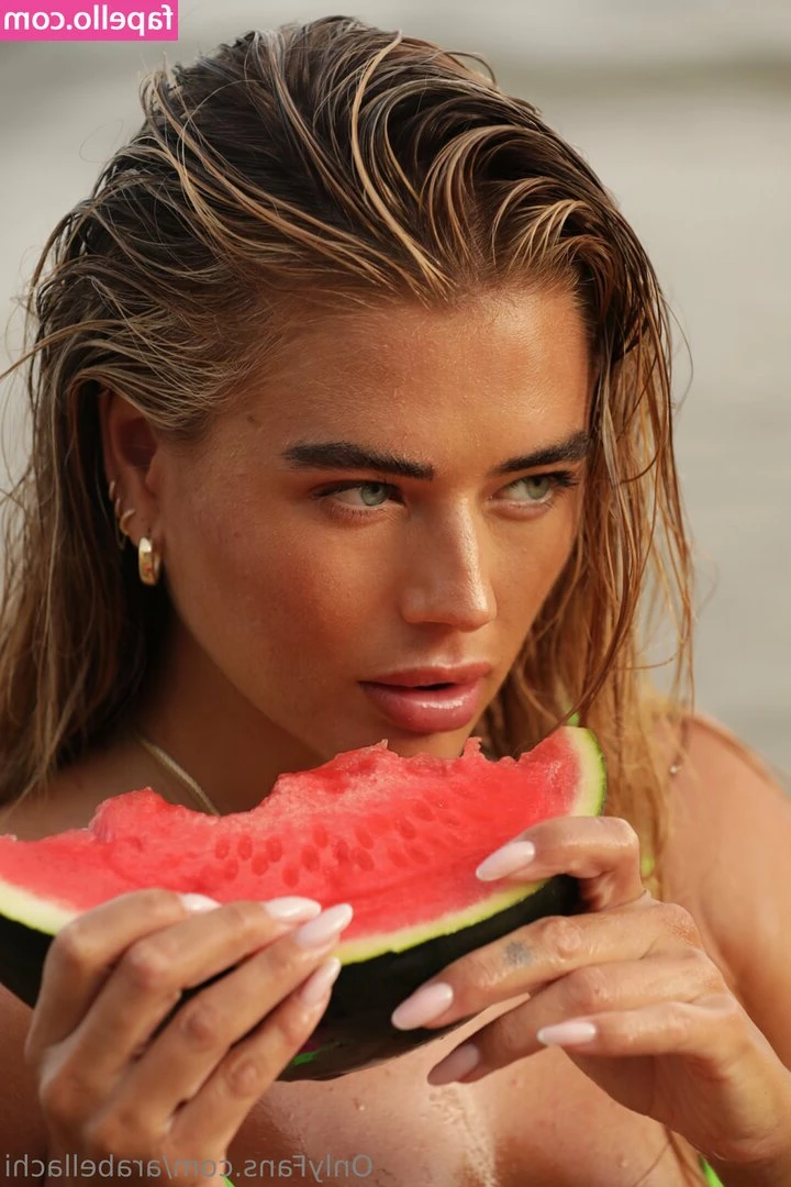 arabellachi [ arabellachi-2 ] - T minus 9 days until these titties get even bigger 😈 Who wants to