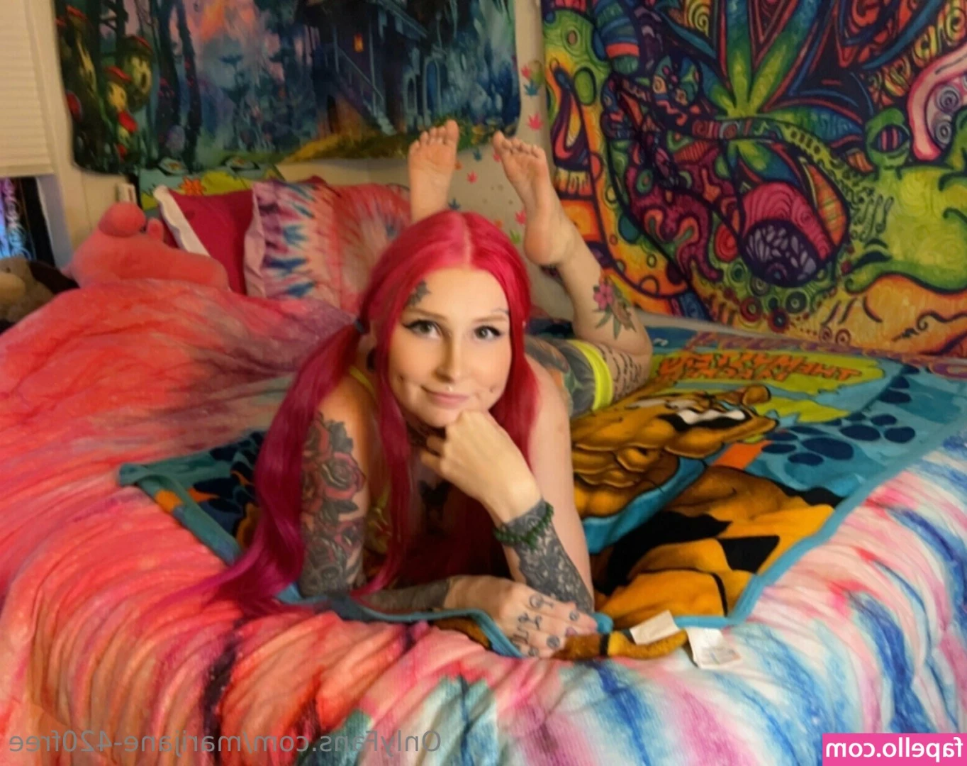 marijane-420free - Time for your sandwich😁