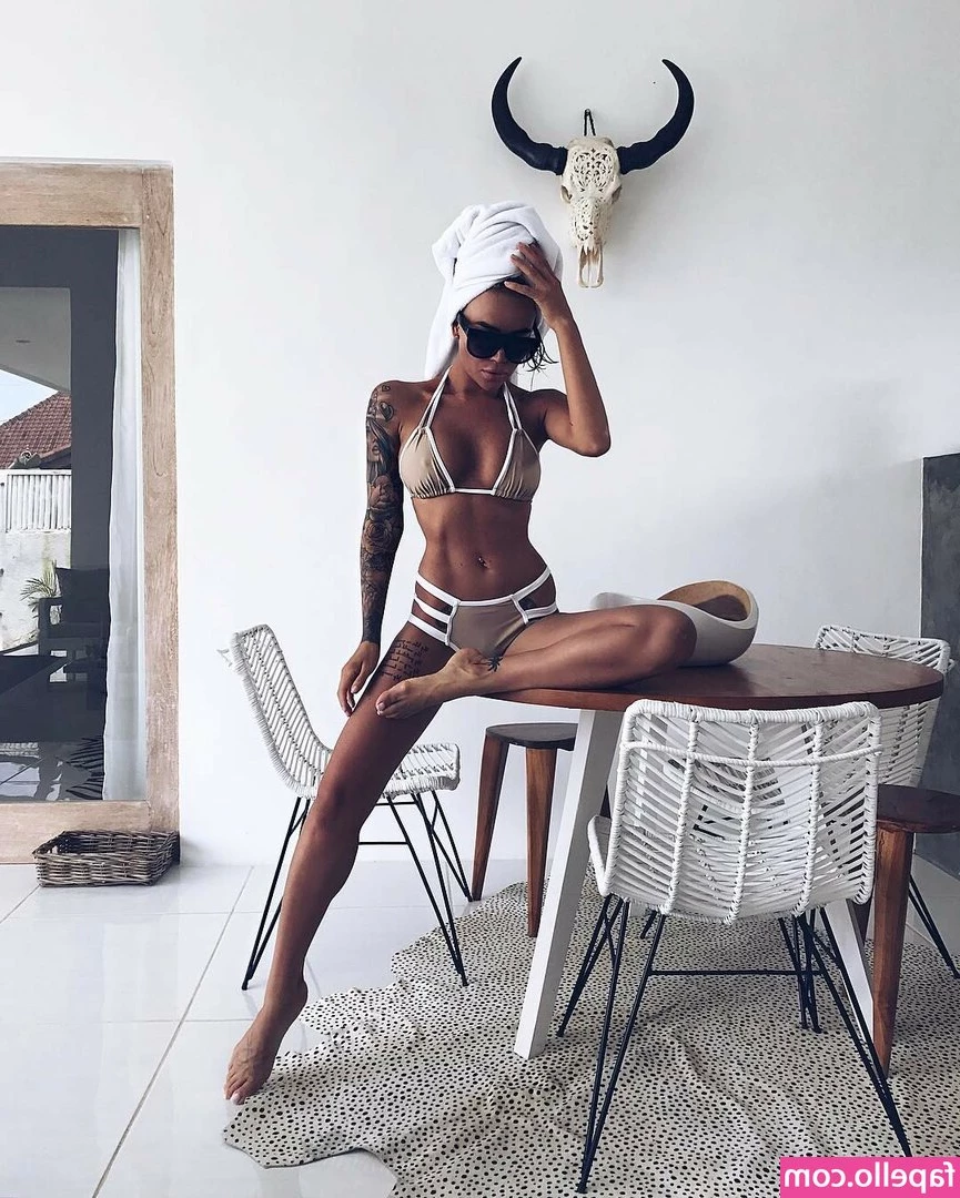 Annaksyuk - Come service me   then let s stretch that hole