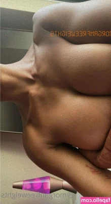 morganfreeweights - Stream started at 10/26/2022 06:27 pm  Flight attendant live 😜