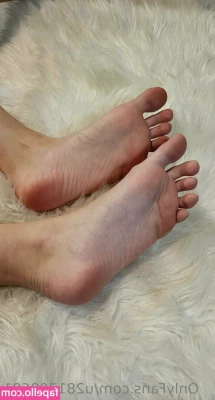 u281709691 - Well, hello boobs 💋