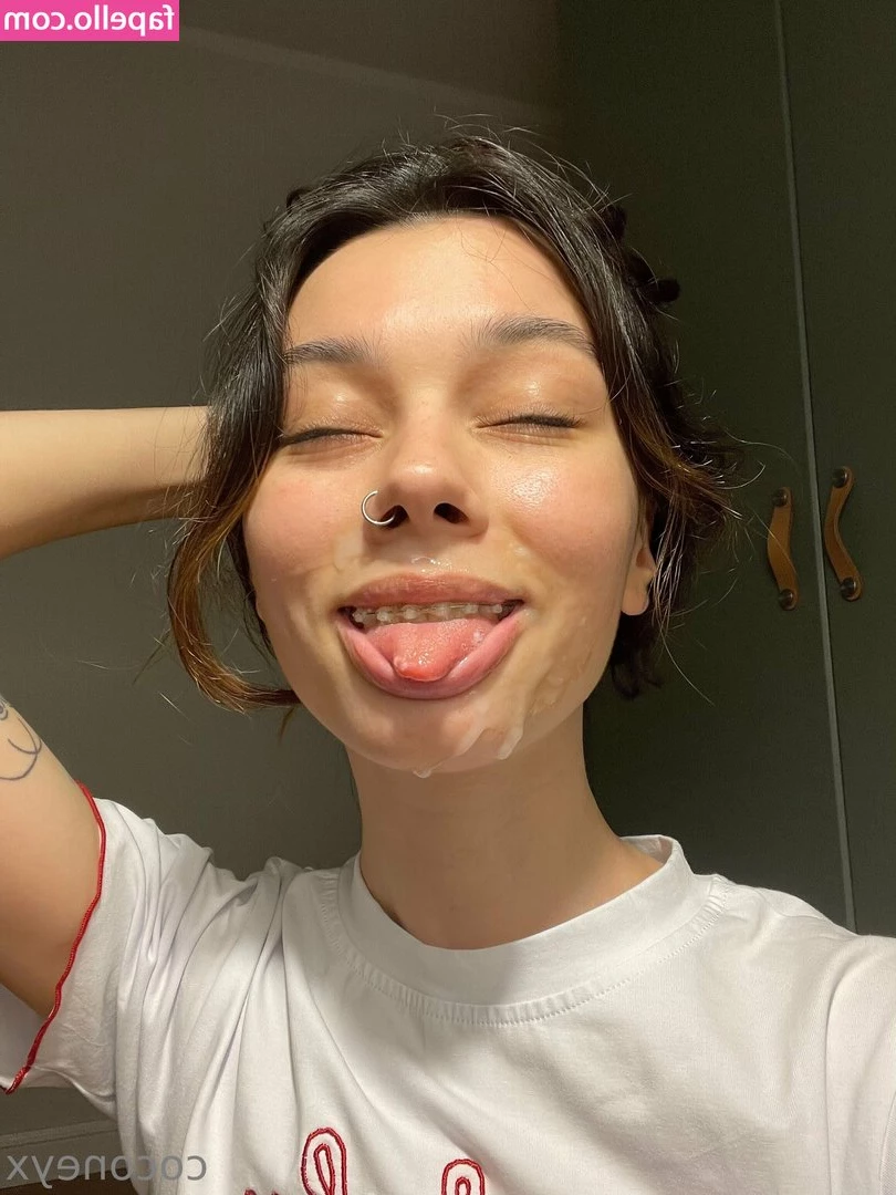 Coconey - I wish your tongue was teasing my clit rn.. 🥵