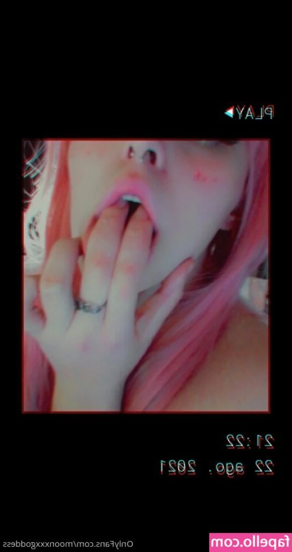 xm00nxxxgoddessx - wanna leave some hickies on me