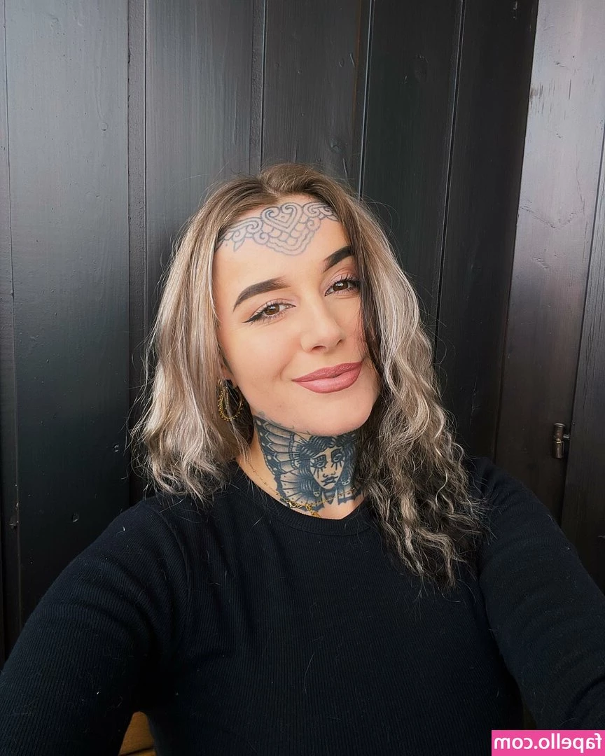 divinement_bon [ divinement-bon ] - Figured y all would like a good start to a new week  GOOD MORNING 