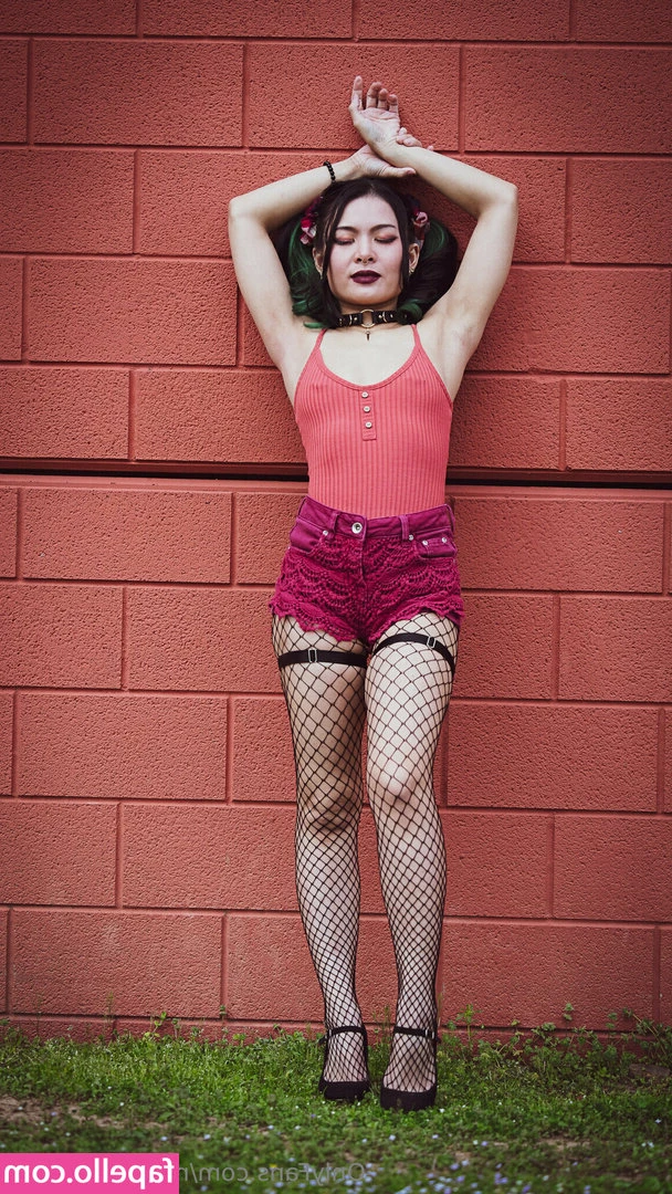 milaxlovelyfree - прийшла на шопінг … чи не сильно