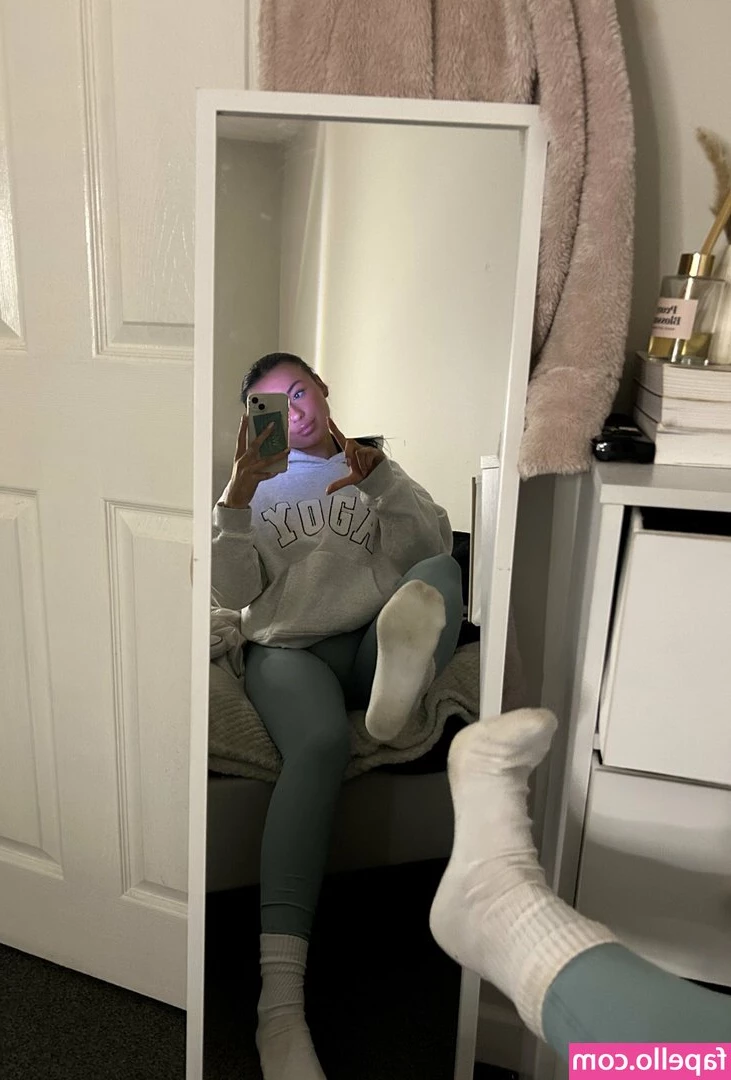 Tia-Louise Cateer [ tia-louise-cateer ] - Hi daddy