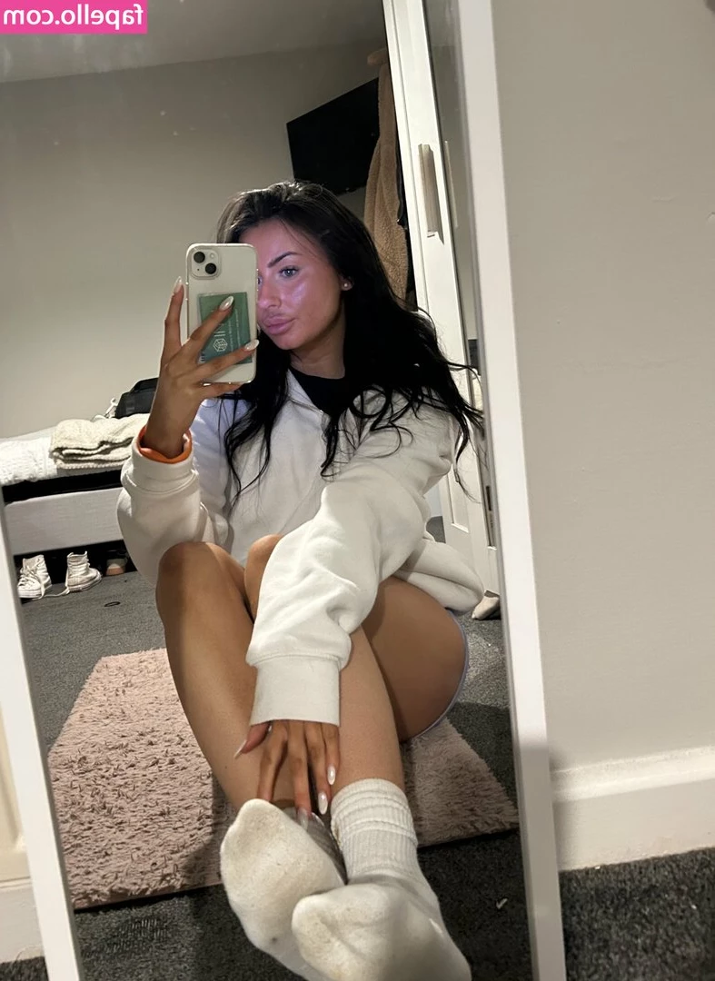 Tia-Louise Cateer [ tia-louise-cateer ] - Mein Blick wenn du in deine leere Brieftasche abspritzt