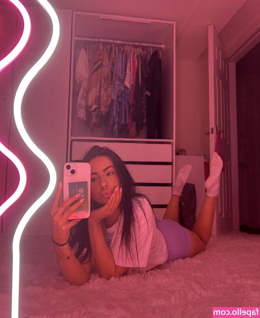 Tia-Louise Cateer [ tia-louise-cateer ] - Dad Wednesday Night on the Front Porch