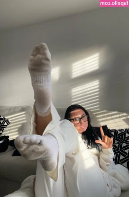 Tia-Louise Cateer [ tia-louise-cateer ] - UPDATE  MY PHOTOSHOOT HAS BEEN CANCELLED DUE TO A PLUMBING ISSUE AT