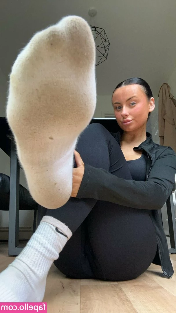 Tia-Louise Cateer [ tia-louise-cateer ] - I may be dirty, but I'm also clean! Want to watch me for my whole