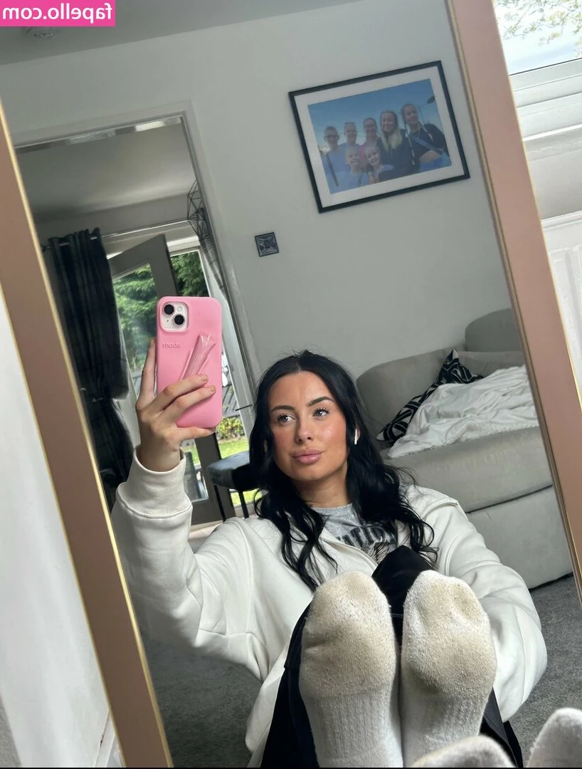 Tia-Louise Cateer [ tia-louise-cateer ] - New vid in your inbox incase it's been too long since you were last