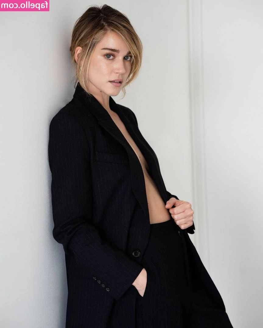 Matilda Lutz [ matilda-lutz ] - bored and touching  watch me plz it gets me off knowing you touch to