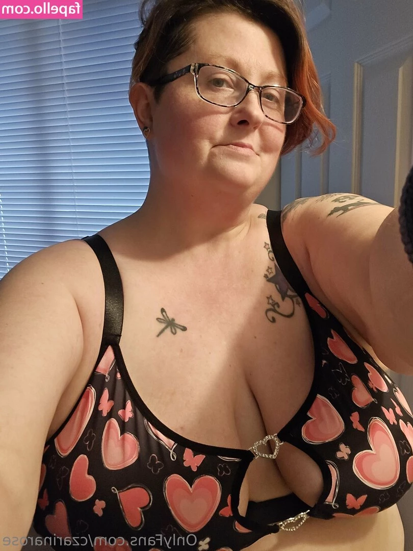 czarinarose - My fav place to chill  Thee Strip Club  Where the wooch at