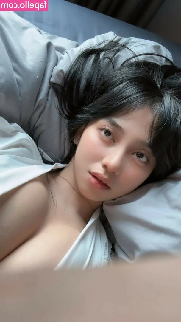 risaatjan - Come and share the sofa with me