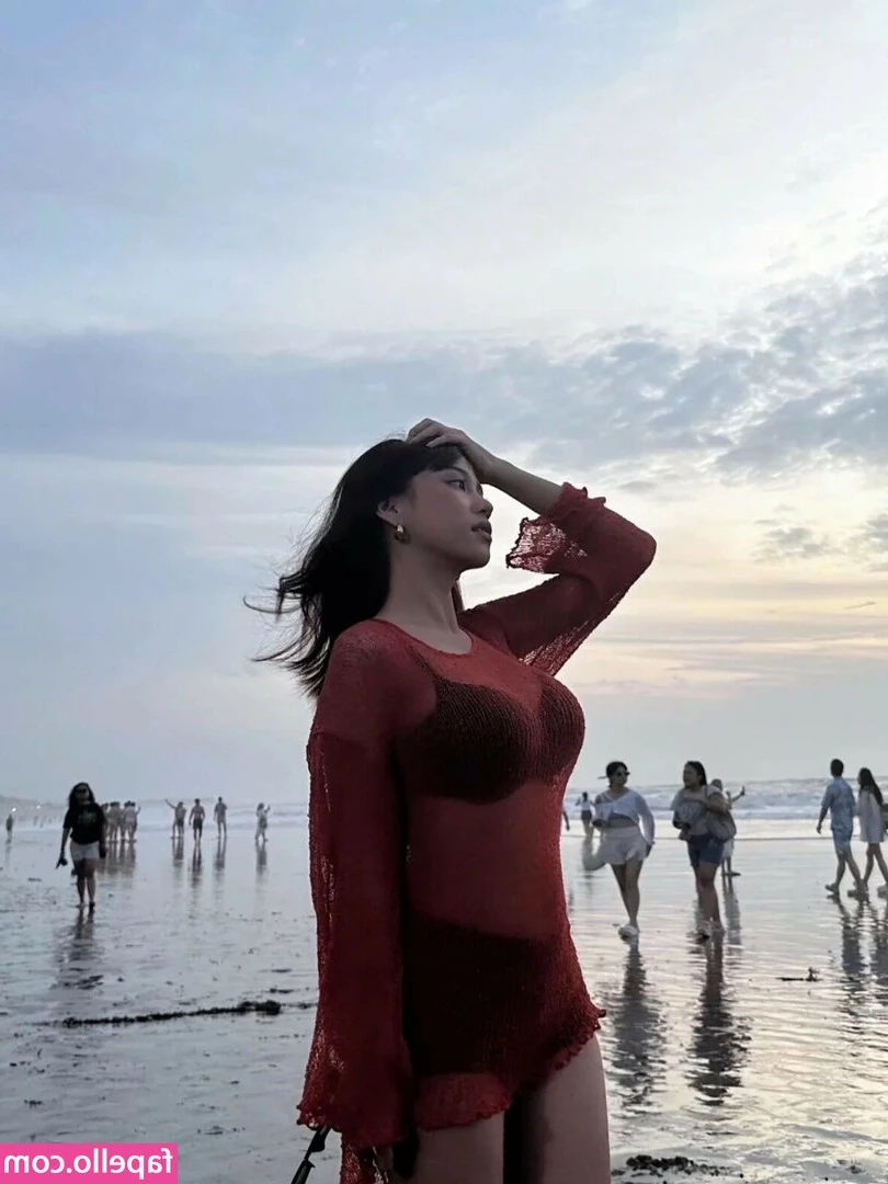 risaatjan - SISSY MANTRAS - In this clip I take triggering phrases and combine