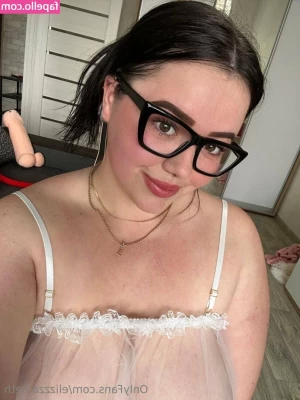 elizzza.beth [ elizzza-beth ] - the bigger the better🥵