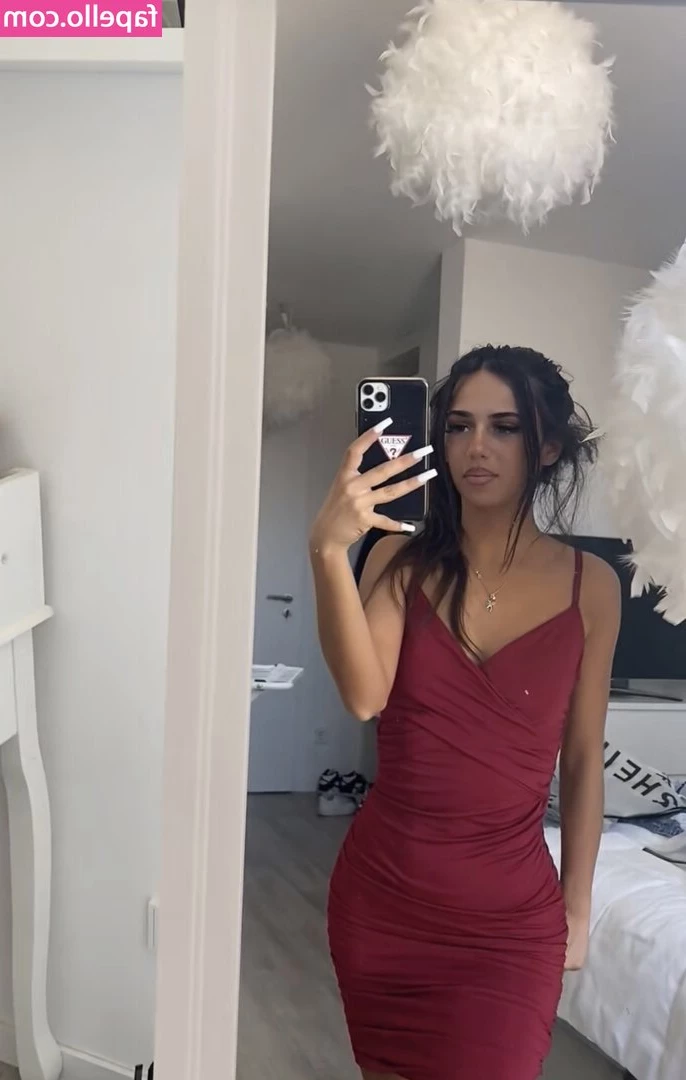 Laura Nestola [ laura-nestola ] - Riding horse dick !!! I need more practice….x