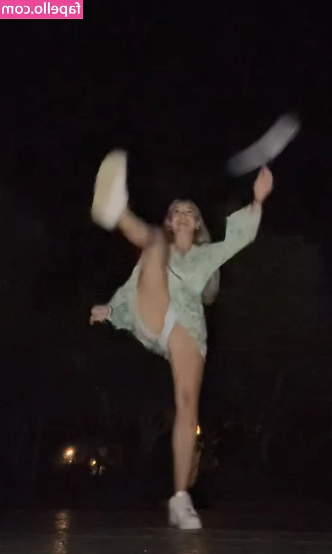 maxima_mclk [ maxima-mclk ] - do you like my boobs  what would you do with them