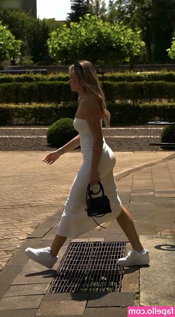 maxima_mclk [ maxima-mclk ] - Brincando rico   quieres ver como se ve mi   rebotando   Rosita