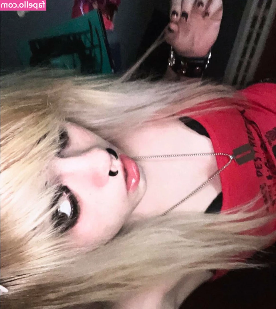 Lexislethal - I m so horny right now  Send me a photo of your hard dick    amp  tip