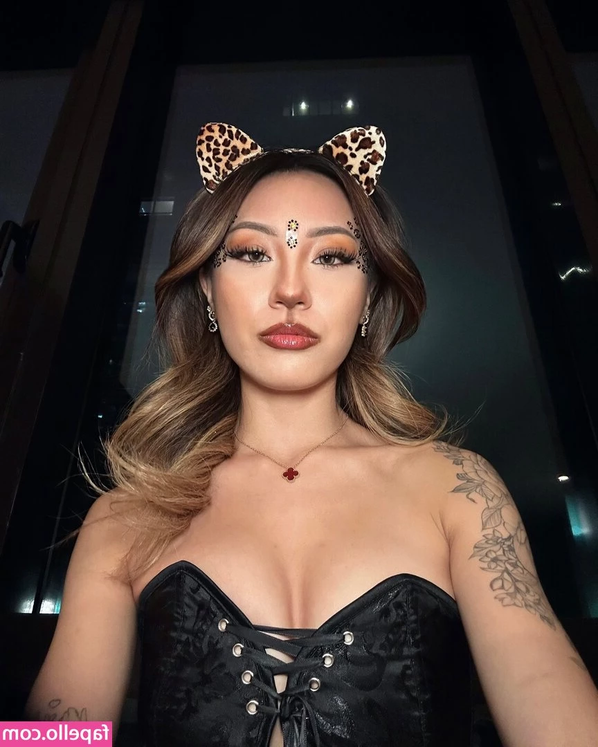 Maysnow Liu [ maysnow-liu ] - Little teaser   full vid posted later today