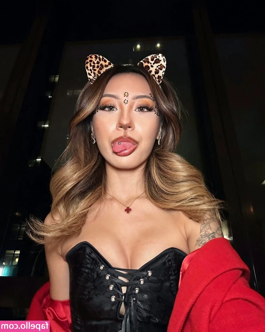 Maysnow Liu [ maysnow-liu ] - I really love my fishnets and I hope you do too!